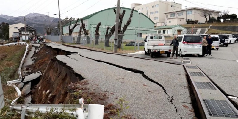 ¡TERREMOTO DEVASTADOR SACUDE JAPÓN! La Tierra se abre con fuerza 7.5 y amenaza con un tsunami de 3 metros